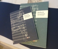 Cahier de musique avec gravures à Venise