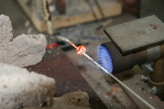 Fabrication des perles de verre de Murano par Lisette Caputo