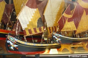 Maquettes de barques de la lagune vénitienne