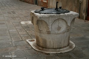 Des puits pour chats à Venise