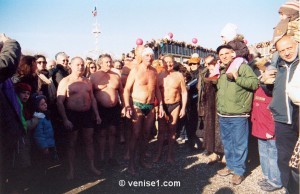 Bain du 1er janvier au Lido