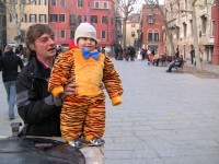 Les enfants au carnaval de Venise