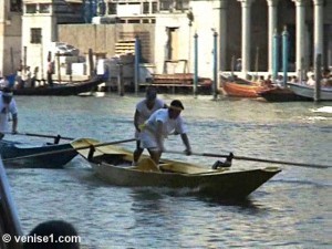 course des femmes de la régate historique de Venise ou Regata storica