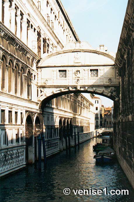 Pont Des Soupirs A Venise Soupirs Des Amoureux