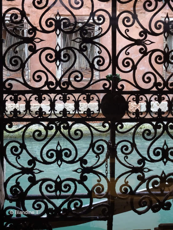 Grille fer forgé du palais Rota Ivancich à Venise