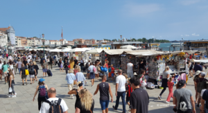 SOS Venise défigurée par les stands à touristes