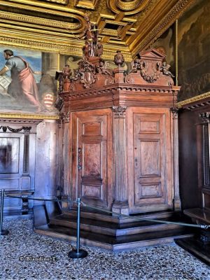 salle de la Bussola au palais des Doges à Venise