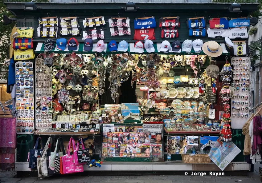 Les souvenirs, un grand nombre d'attrape-touristes à Venise